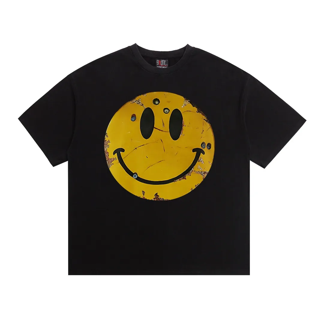 Saint Michael retro smiling face print British electronic music group washed and distressed short-sleeved loose T-shirt with digital white ink direct injection, the fabric is breathable and the pattern is three-dimensional and clear. Fabric: Double yarn 240g Style number: S960 Size: S-M-L-XL Color: black, off-white Price: black P118, off-white P110